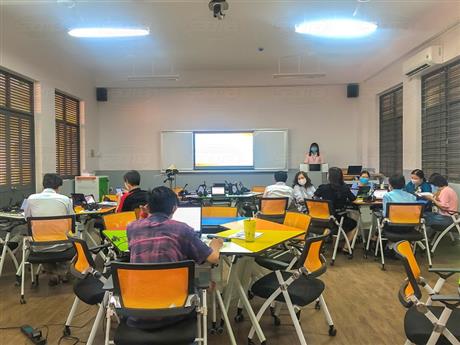 Nâng cao chất lượng dạy và học nhờ phòng học ngoại ngữ thông minh